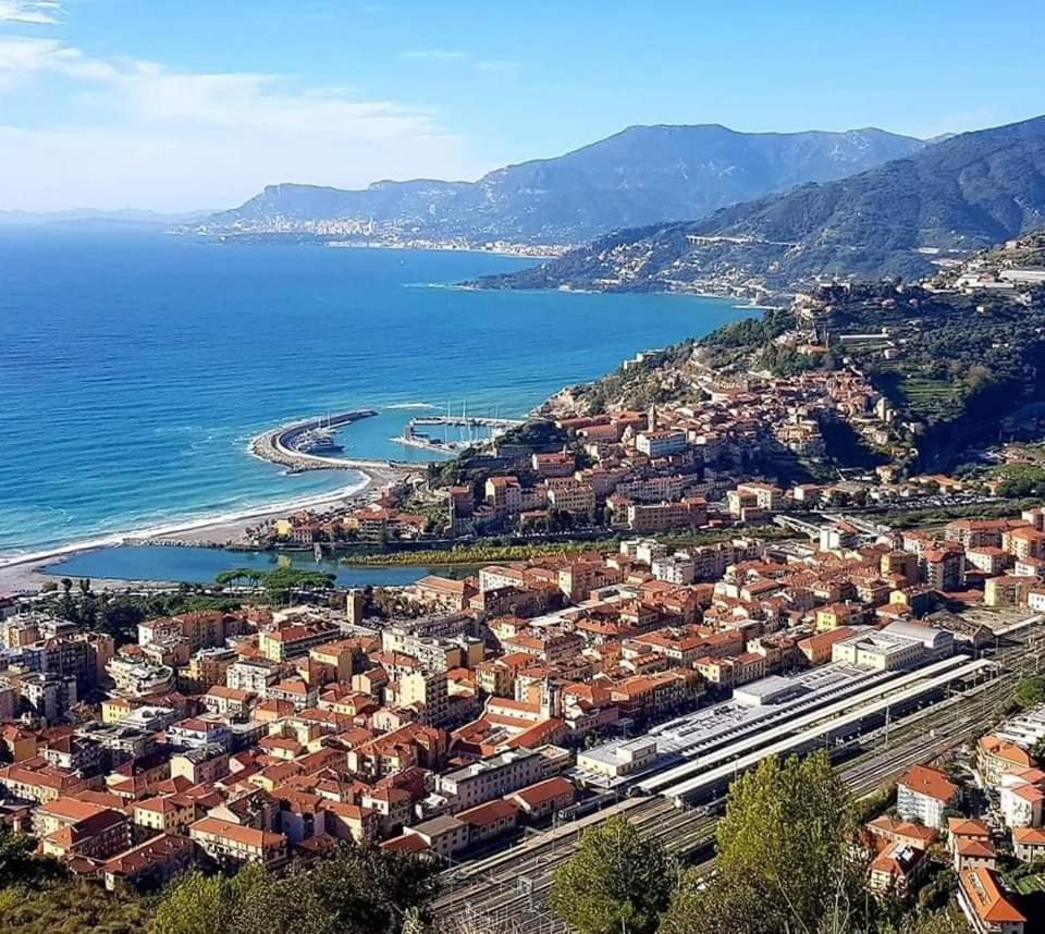 Tuffonelblu Appartement Ventimiglia Buitenkant foto